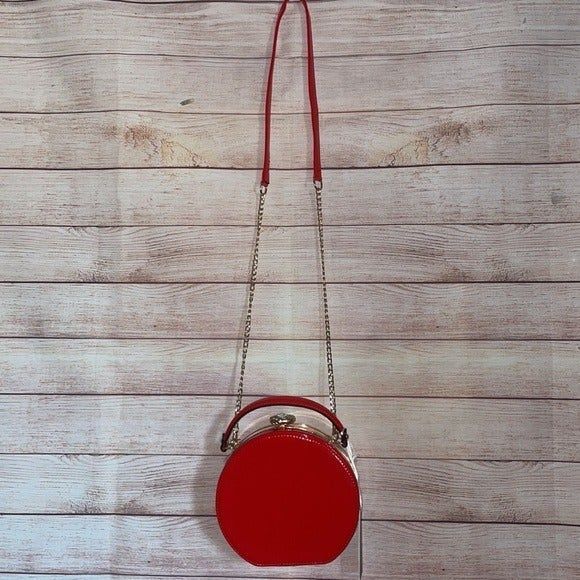La Terre Fashion Peta Approved Vegan Handbag Red Changeable Strap Circle round. - Picture 8 of 12
